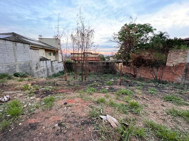Terreno para Venda em Goiânia - 5