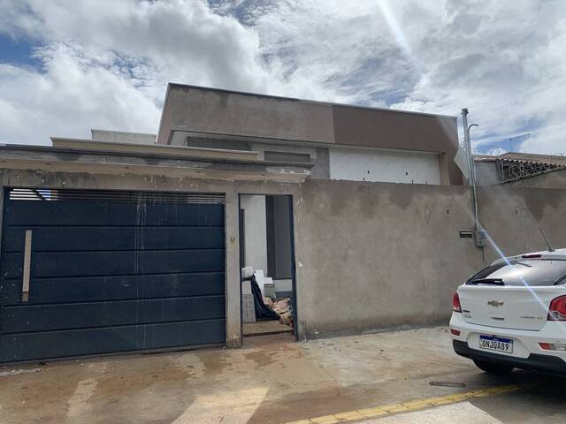 Casa para Venda em Aparecida de Goiânia - 2