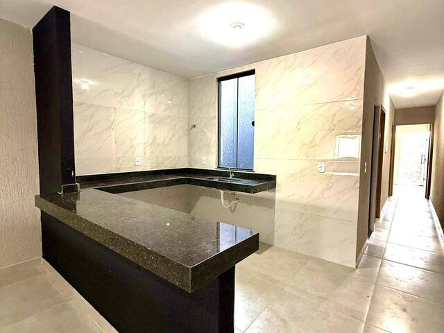 #2949 - Casa para Venda em Aparecida de Goiânia - GO