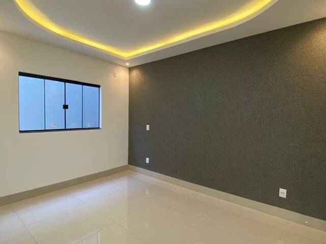 Casa para Venda em Senador Canedo - 3