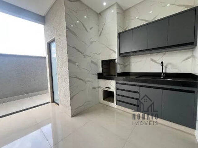 Casa para Venda em Aparecida de Goiânia - 2