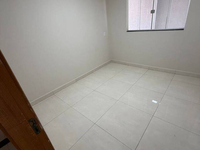 Casa para Venda em Senador Canedo - 5