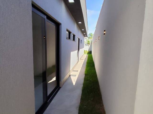 Casa para Venda em Goiânia - 3