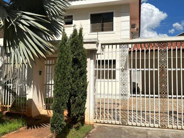 Sobrado para Venda em Goiânia - 2
