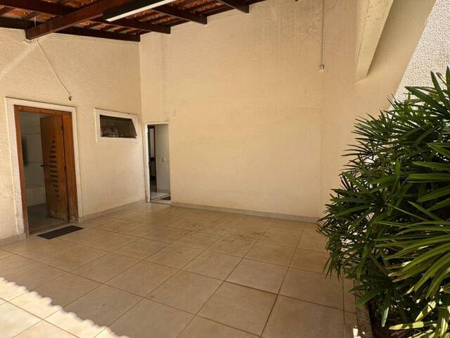 Sobrado para Venda em Goiânia - 5