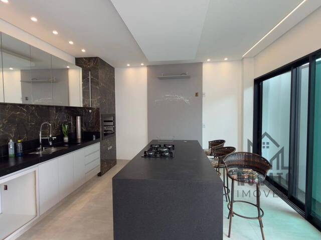 Casa para Venda em Goiânia - 3