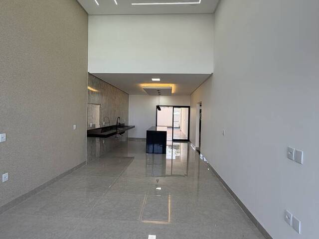 Casa para Venda em Goiânia - 3