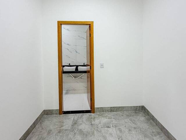 Casa para Venda em Goiânia - 3