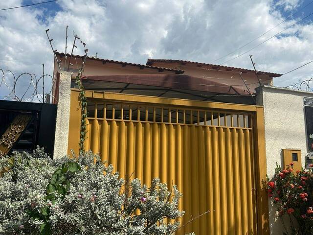 Casa para Venda em Goiânia - 3