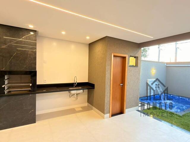 Casa para Venda em Goiânia - 3
