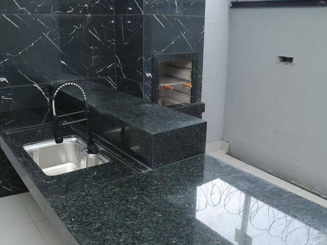 Casa para Venda em Senador Canedo - 2
