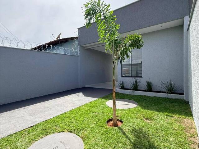 Casa para Venda em Aparecida de Goiânia - 2