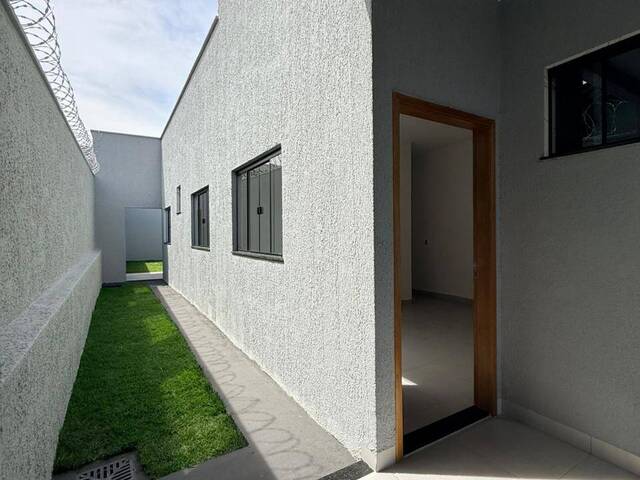 Casa para Venda em Aparecida de Goiânia - 5