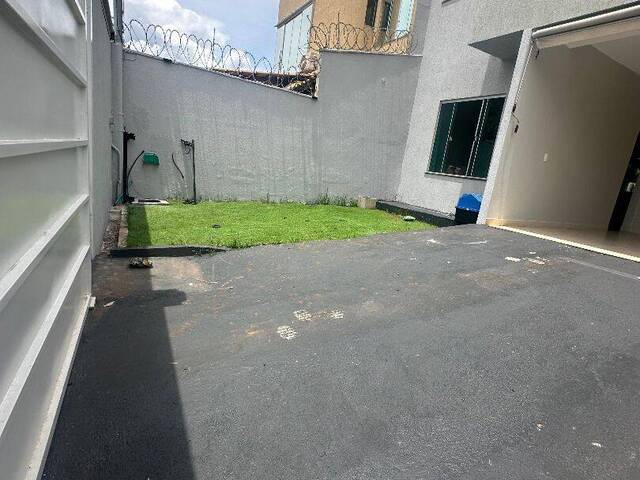 Sobrado para Venda em Goiânia - 4
