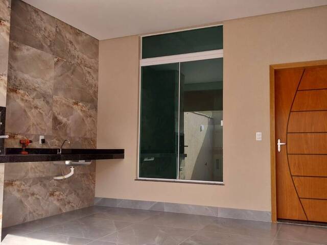 Casa para Venda em Goiânia - 3