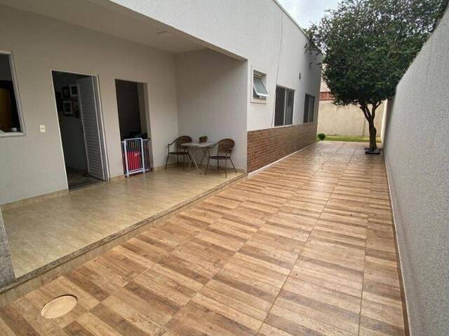 Casa para Venda em Goiânia - 3