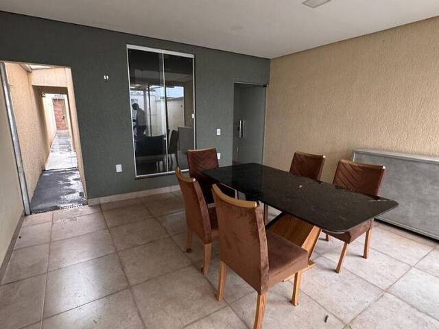 Casa para Venda em Goiânia - 3