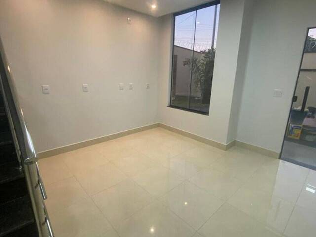 Sobrado para Venda em Goiânia - 2