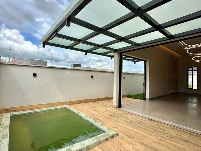 Casa para Venda em Goiânia - 3