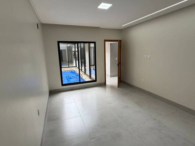 Casa para Venda em Goiânia - 5
