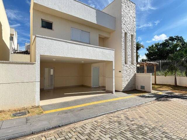#SO0330 - Sobrado para Venda em Aparecida de Goiânia - GO