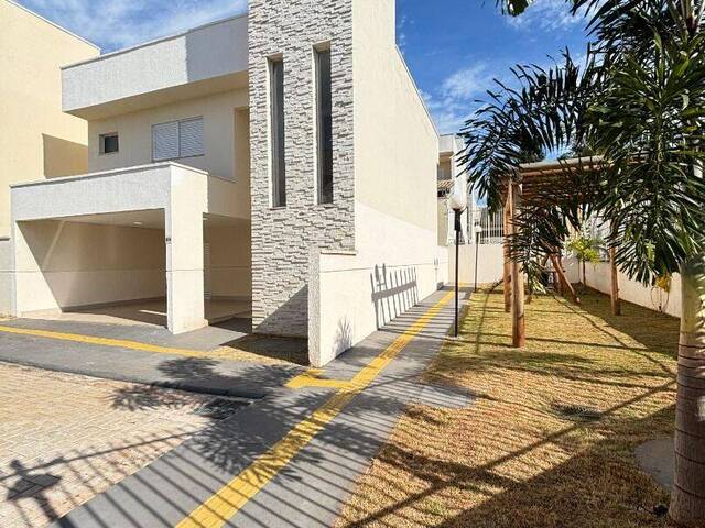 #SO0330 - Sobrado para Venda em Aparecida de Goiânia - GO