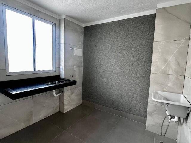 Apartamento para Venda em Aparecida de Goiânia - 5