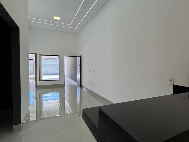 Casa para Venda em Goiânia - 3