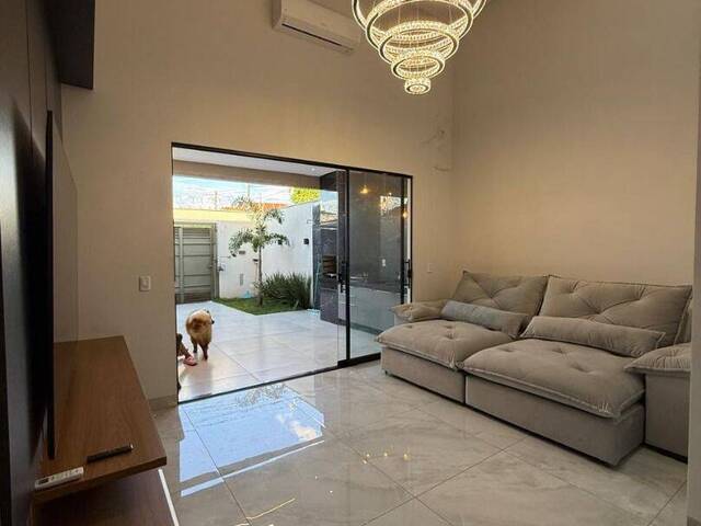 Casa para Venda em Goiânia - 3
