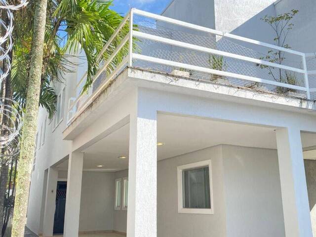Sobrado para Venda em Goiânia - 4