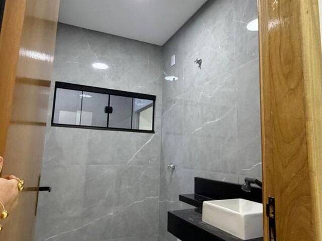 Casa para Venda em Goiânia - 3