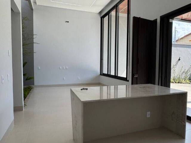 Casa para Venda em Goiânia - 2