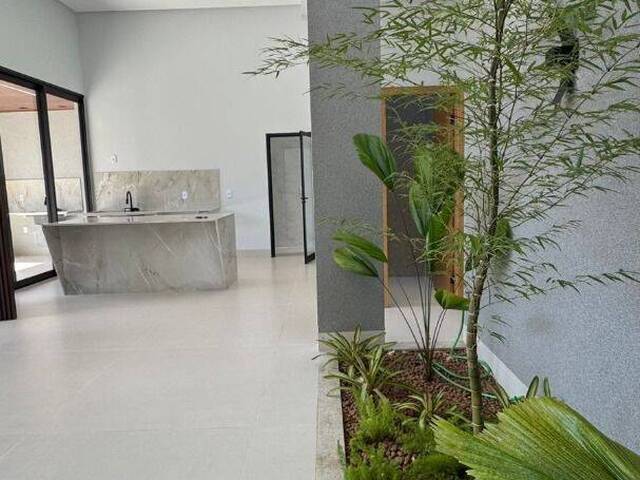 Casa para Venda em Goiânia - 3