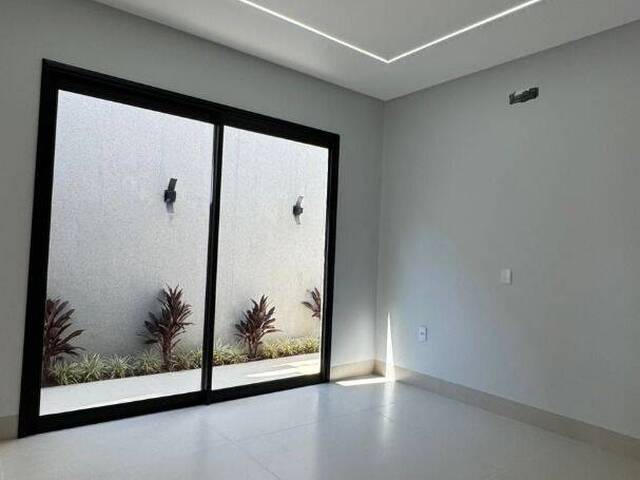 Casa para Venda em Goiânia - 4