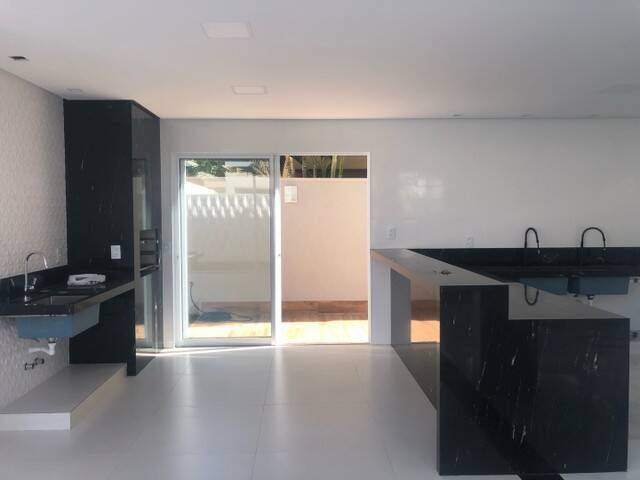 Casa para Venda em Goiânia - 3