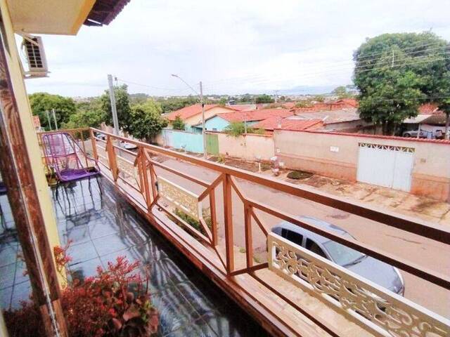 Sobrado para Venda em Goiânia - 2